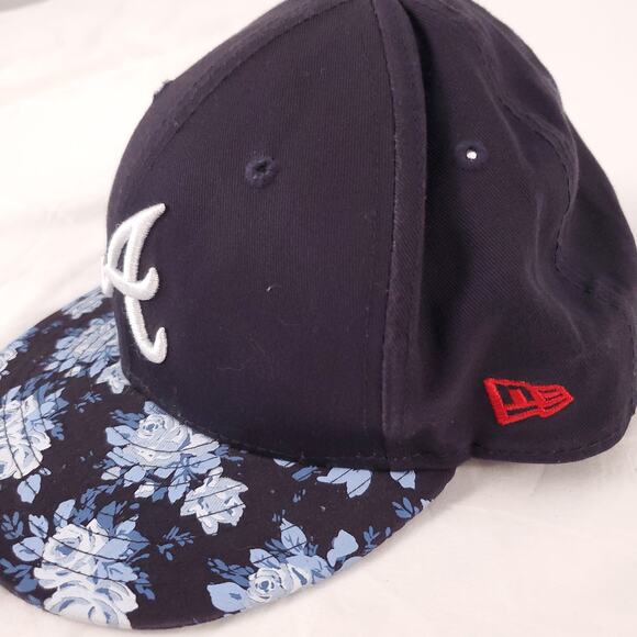 New Era 9Fifty Womens Atlanta Braves Floral Hawaiian MLB Hat Adjustable - Picture 2 of 7